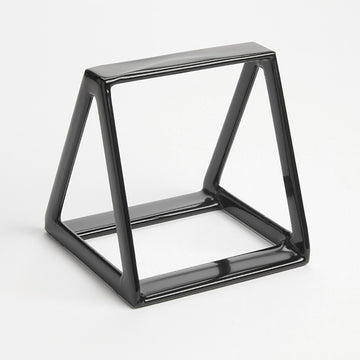 American Metalcraft Rubberized Display Wedge, 5" x 5" - Black