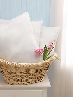 Medline Disposable Pillow, Lightweight, 12 Inches x 16 Inches