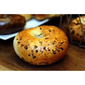 Davidovich Garlic Bagel by Davidovich Bagels – 5.25 oz"