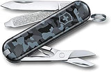 Victorinox Classic SD Swiss Army Knife, 7 Functions, Navy Camouflage | tainless steel multi-tool, Swiss-made, 7 functions, compact EDC, keychain carry, camping, travel