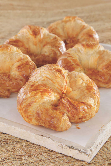 Sweet Street Classic Butter Croissant Preproofed by SWEET STREET DESSERTS – 3.5 Ounce (Pack of 54), Pack of 54