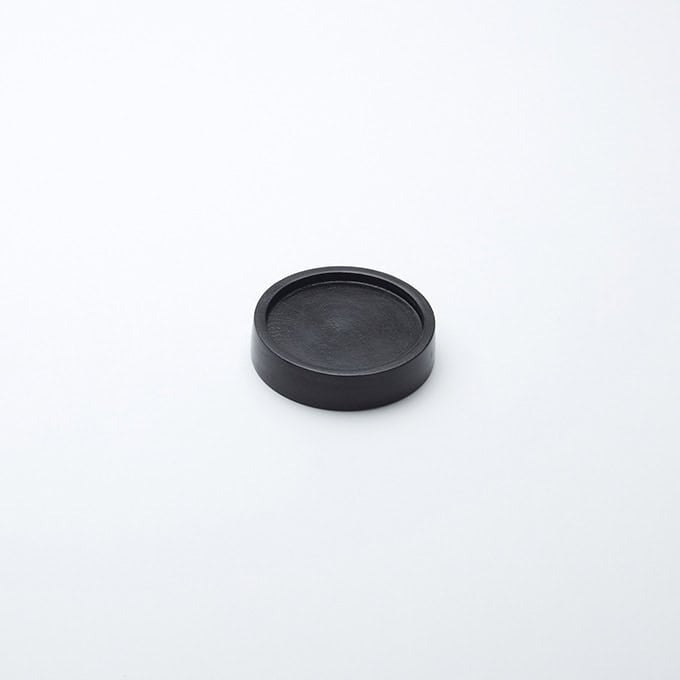 American Metalcraft Upton Wood Plate, 3/4" High, Black - 4 1/4"