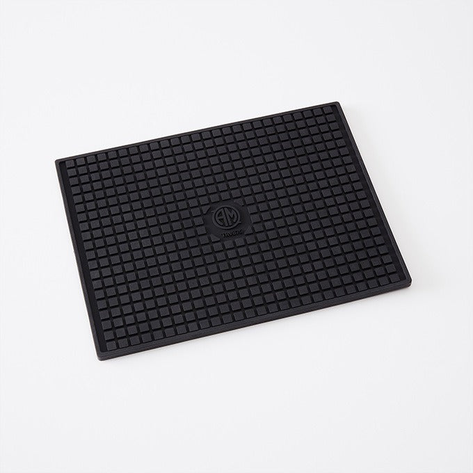 American Metalcraft Silicone Trivet, 1/4" High, Black - 8 3/4"