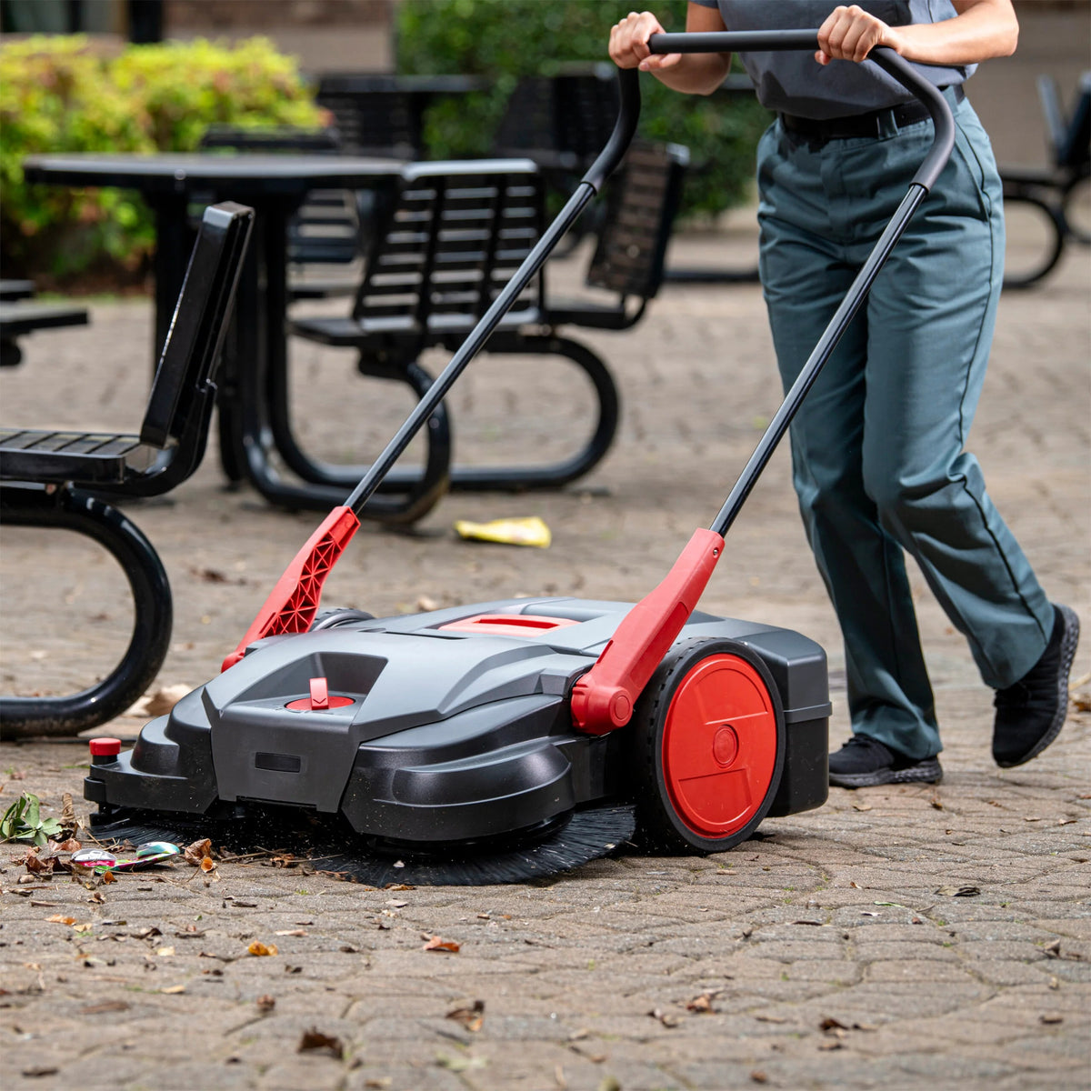 Bissell Commercial BG497B Power Sweeper, 13.2 gal. - photo 2