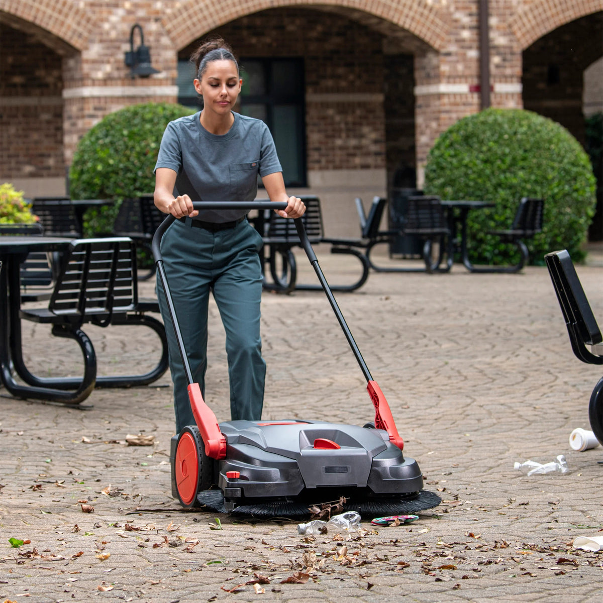 Bissell Commercial BG497B Power Sweeper, 13.2 gal. - photo 4