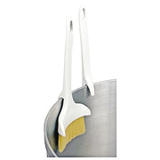 Winco Flat / 2 inches / White Pastry Brushes