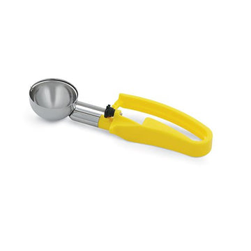 Squeeze Disher by Vollrath – 1.875 ounces, Yellow, Model 47396