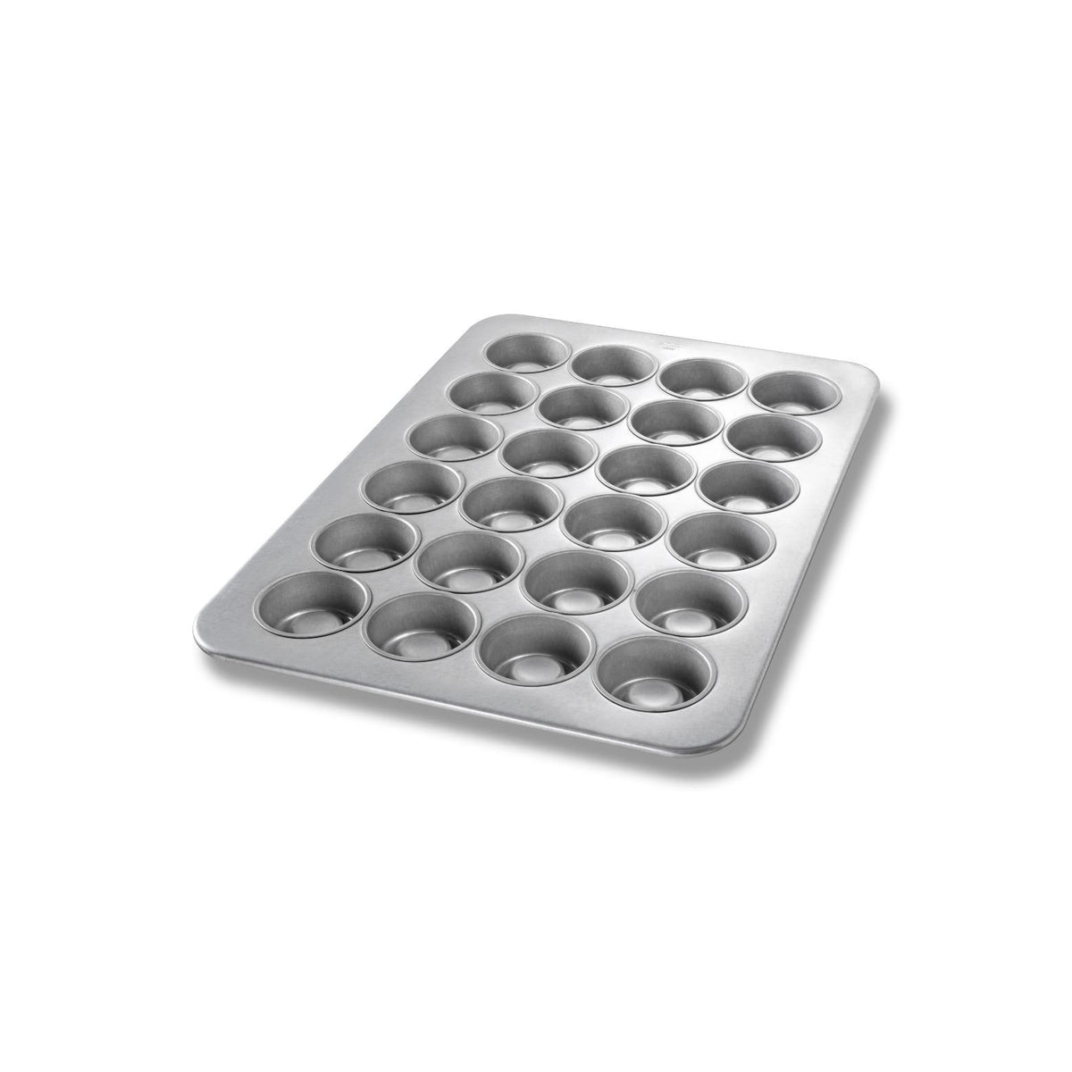 Chicago Metallic Aluminized Steel Strawberry Shortcake Pan, Standard, Silver - 25 7/8"