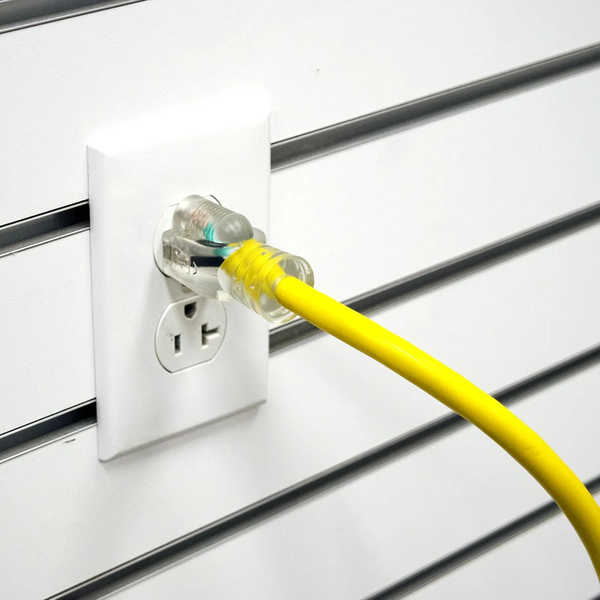 DuroMax Extension Cord, 3 Outlets, 120V - photo 5