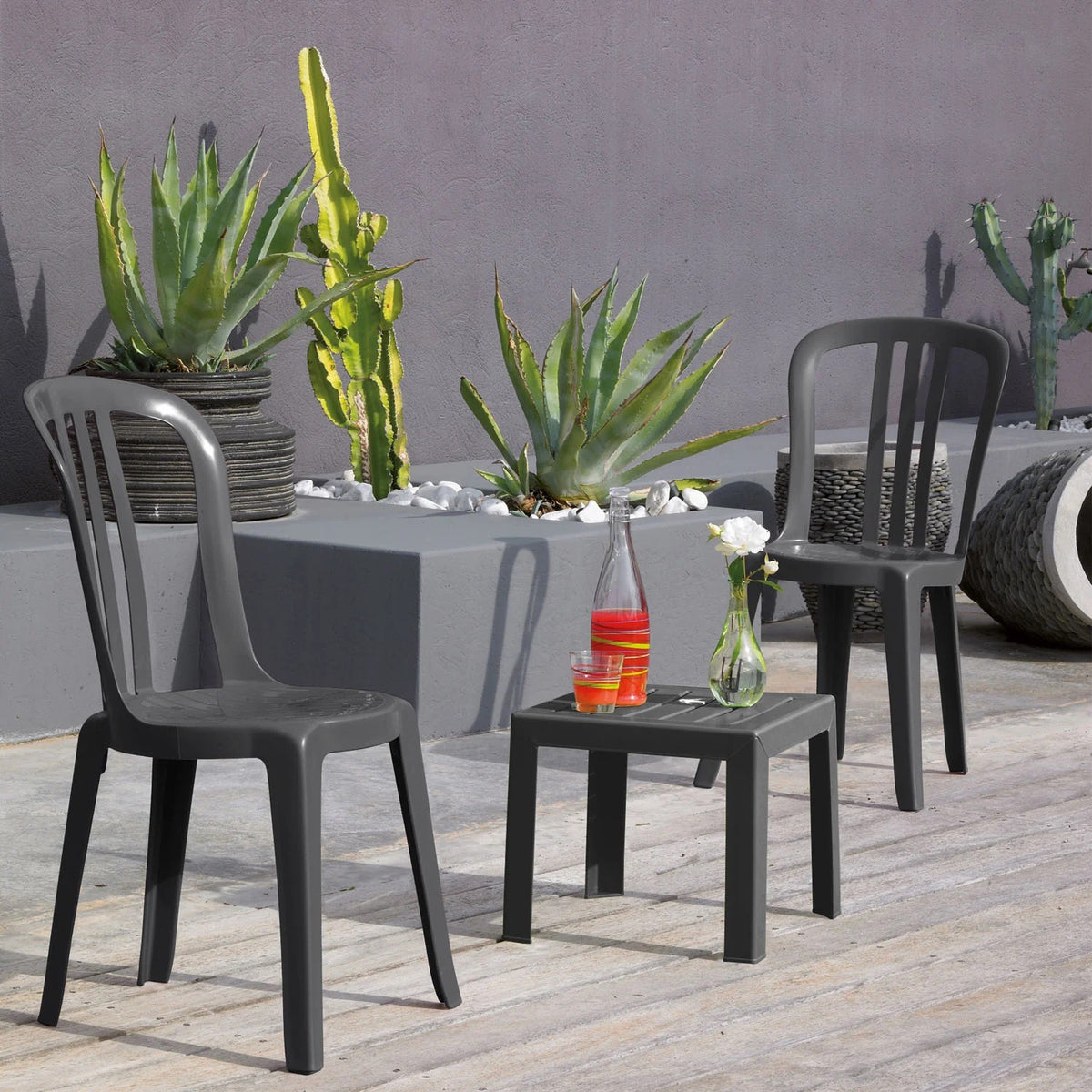 Grosfillex Resin Low Table, 16" x 16" - photo 6