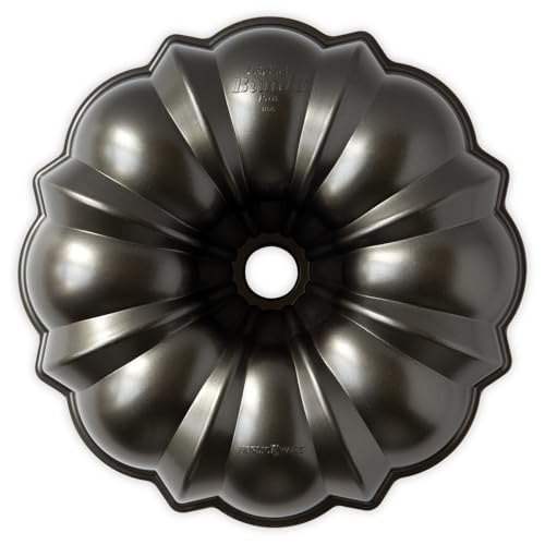 Nordic Ware Gray / 12-Cup / Original 12 Cup Bundt Pans