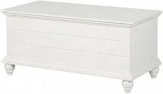 Furnifact Chest with Cedar-Lined Interior and Shiplap Siding, Hope Storage Trunk Keepsake Blanket Storage for Bedroom, White
