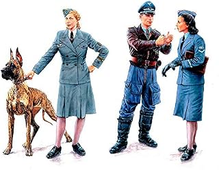 Masterbox Women at WAR: Germany, Luftwaffe HELFERINNEN 4 FIG with Dog 1/35 3557