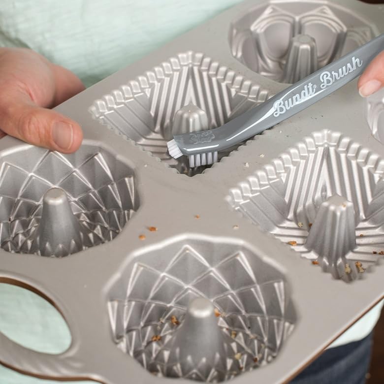 Platinum Bundt Cake Pan - Cleaning Tool & Pot Holder Set by Nordic Ware – Large, 15.0 cups, Aluminum, Silver, Model NW50037K1