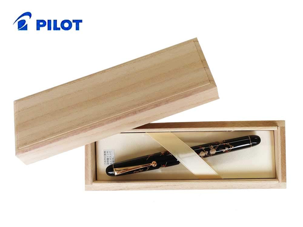 Maki-e Ume (Japanese apricot) [nib : Fine] by PILOT – 1 Count (Pack of 1), Cap : resin (finished by Urushi), Ume (Japanese apricot), Model FK-3MP-UM-F