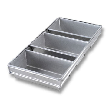 Aluminized Steel Glazed 3-Strap Loaf Pan Set by Chicago Metallic Bakeware – 8.5 inches, Alloy Steel, Multicolor, Model 44235