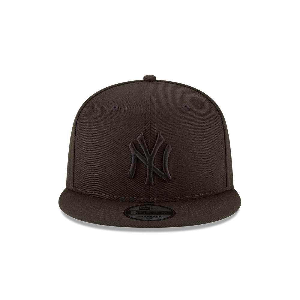 New York Yankees Basic OTC 950 Stretch Fit Hat Black on Black OSFA by New Era – Polyester, Black, Model 11591026