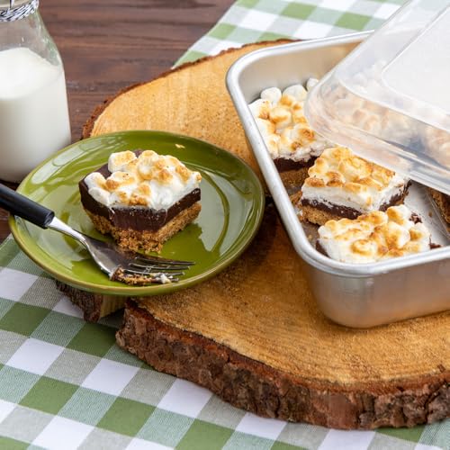 Nordic Ware Natural / 9 x 9 / Square Pan with Lid Square Cake Pans