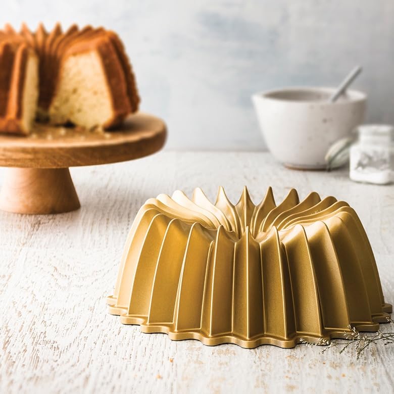 Bundt Cake Pan Gold - Cleaning Tool & Pot Holder by Nordic Ware – Large, 10.0 cups, Aluminum, Gold, Model NW857BK1