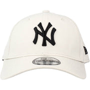 Unisex MLB League Essential 9Forty Cap by New Era – One Size, Polyester, New York Yankees - Beige, Model 194457427081