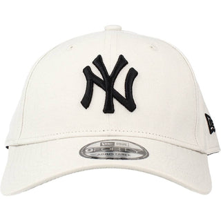 Unisex MLB League Essential 9Forty Cap by New Era – One Size, Polyester, New York Yankees - Beige, Model 194457427081