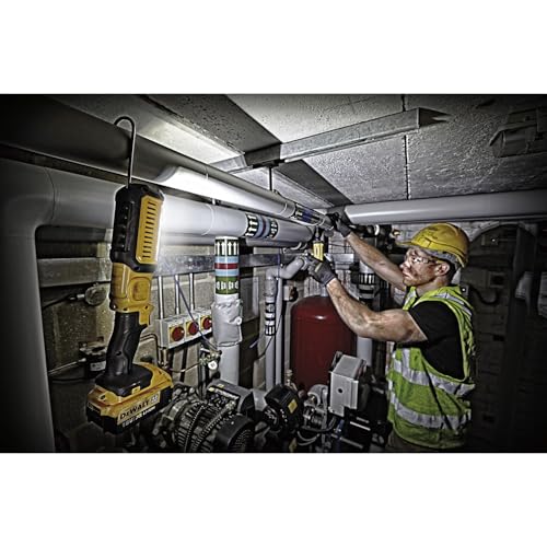 DEWALT Single / 1 Count (Pack of 1) / Multicolor Handheld Flashlights