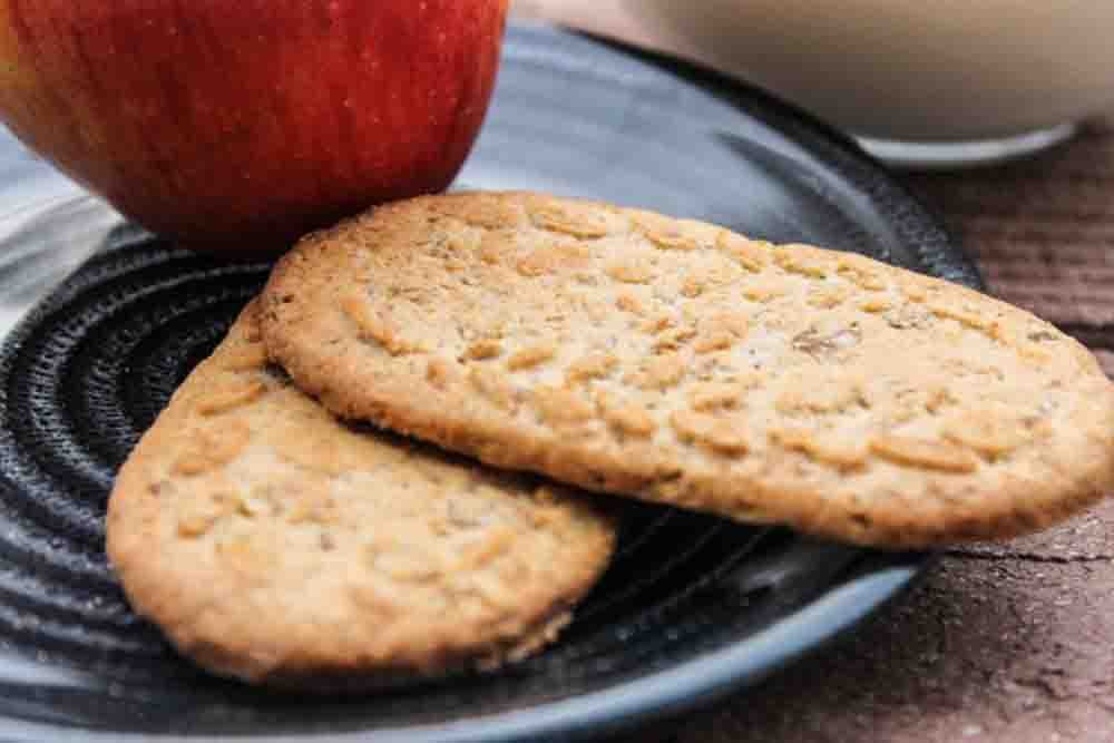 Cinnamon Brown Sugar Breakfast Biscuits - 1.76 oz. - 15 ct. by Belvita – 8.8 oz", brown