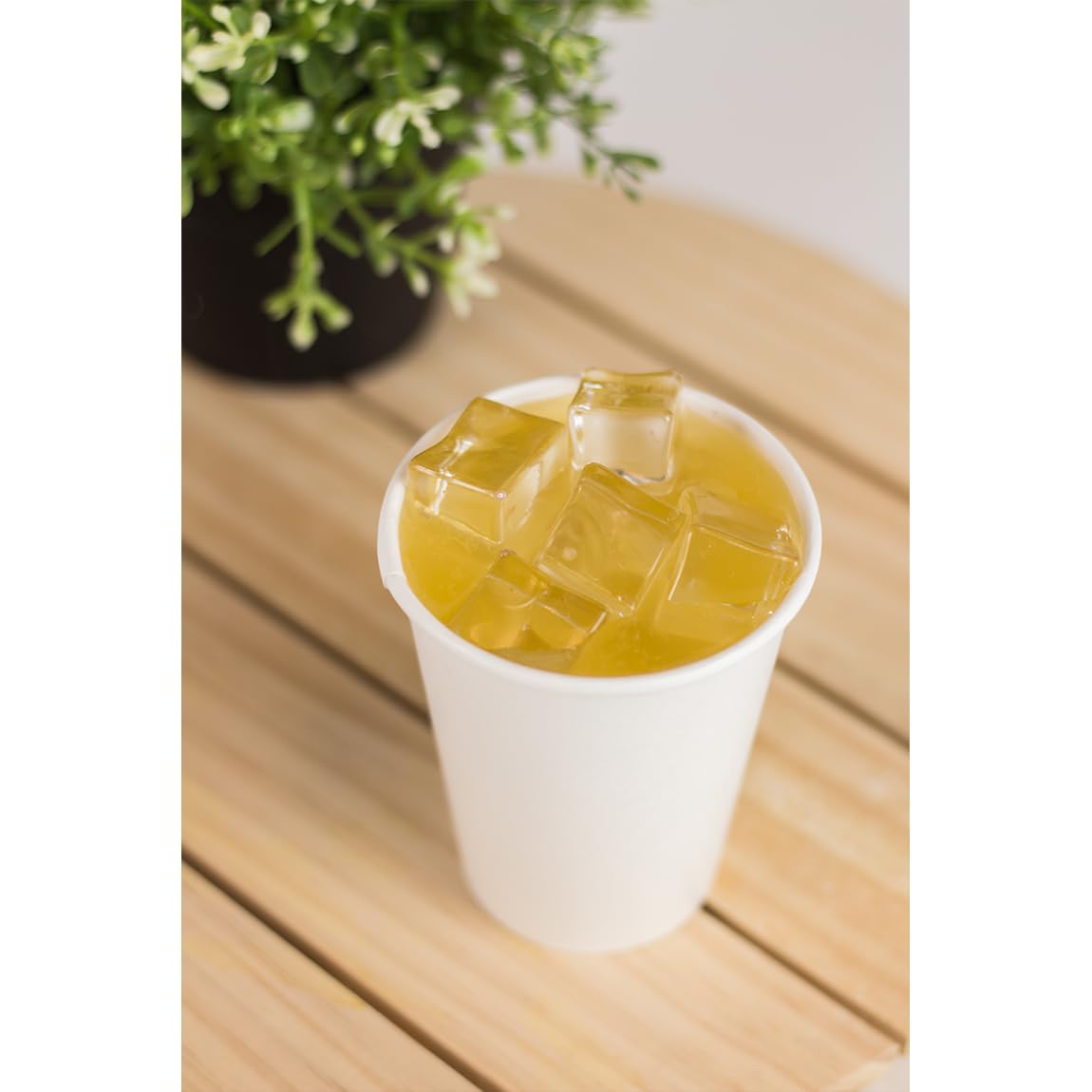 Karat 9 oz / White / C-KCP9W Cups