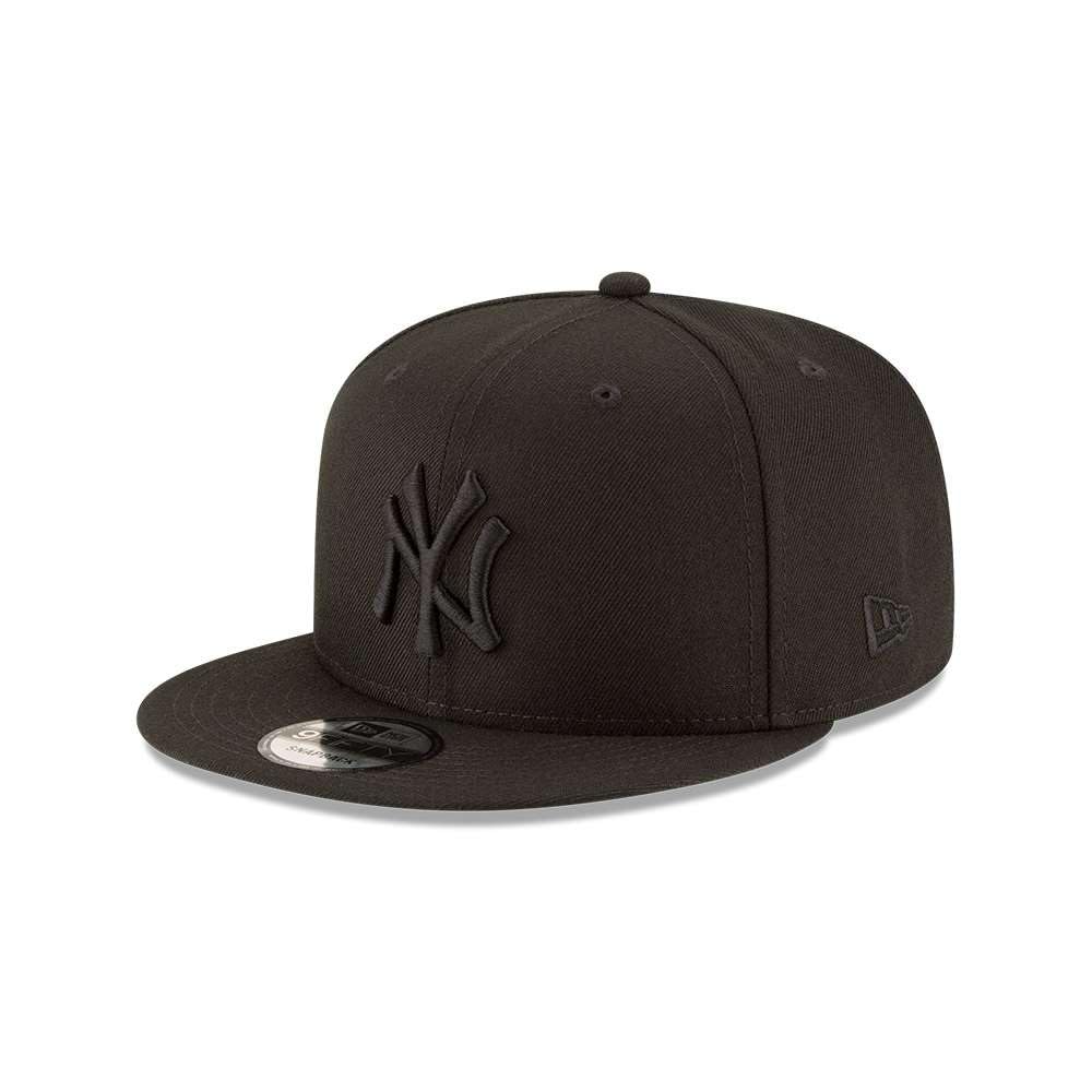 New York Yankees Basic OTC 950 Stretch Fit Hat Black on Black OSFA by New Era – Polyester, Black, Model 11591026