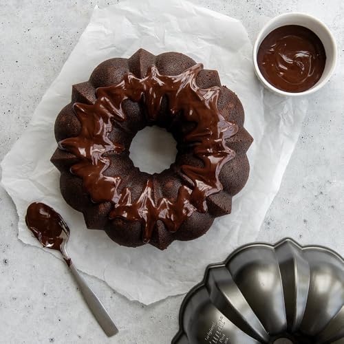 Nordic Ware Gray / 12-Cup / Original 12 Cup Bundt Pans