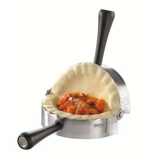 28490 Ravioli & Pasta Mold Round by GEFU – 23.1 x 11.4 x 2.6 cm, Plastic, Silver, Model GF28490