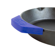 Lodge Silicone Handle Holder, 1 13/16" Wide - photo 2