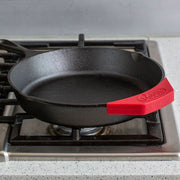 Lodge Silicone Handle Holder, 1 13/16" Wide - photo 3