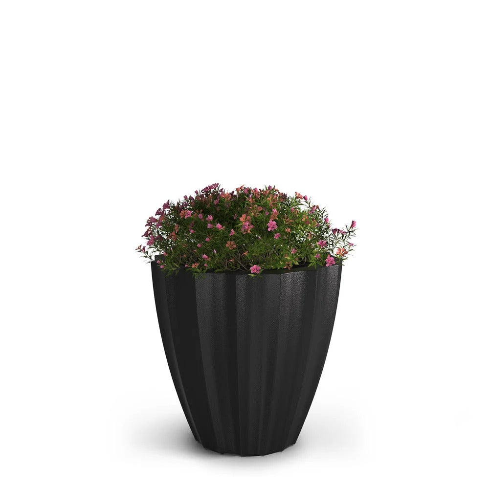 Mayne 2830 Sedona Planter, 5.6 dry gallons - Black