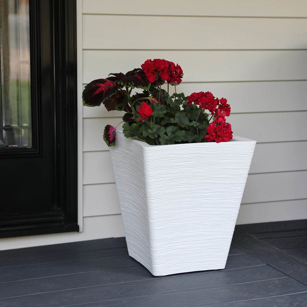 Mayne 4891-W Bristol Planter, 2.8 gal. 5.3 dry gallons, White - photo 3
