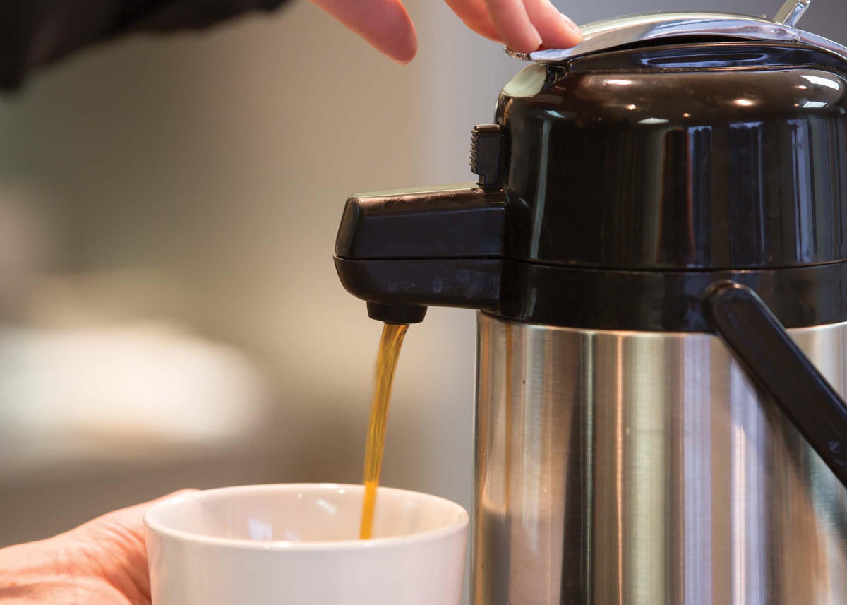 Service Ideas 84.5 Ounces / LEVER LID / Brushed Thermal Carafes