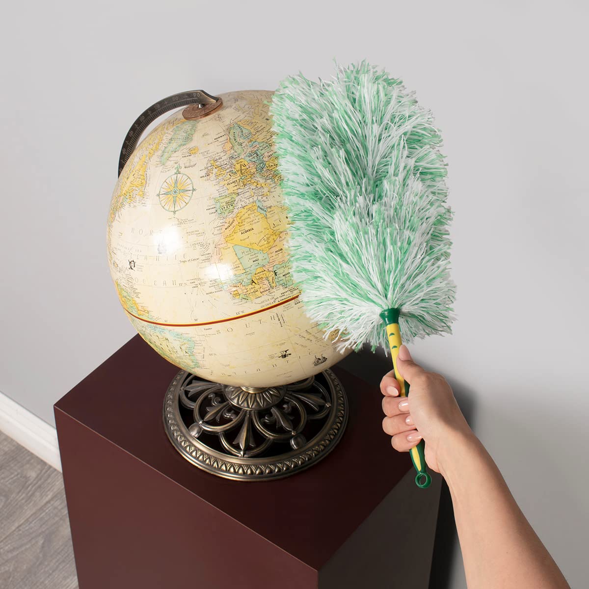 17 Inch Microfiber Duster | Effective Dust Wand for Cleaning All Surfaces | Anti-Static by Pine-Sol – 17 inches, Microfiber, Green, Model PNS-76237