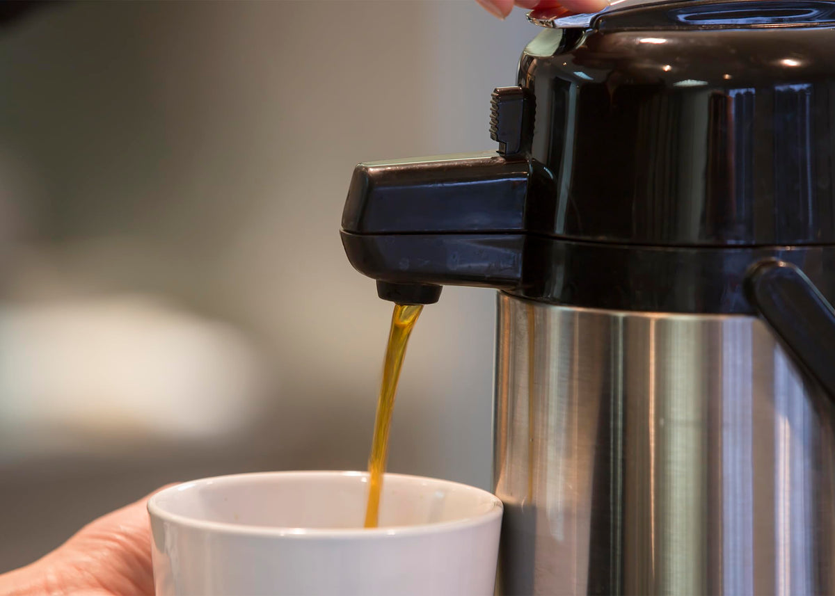 Service Ideas 74.4 Ounces / LEVER LID / Brushed Thermal Carafes
