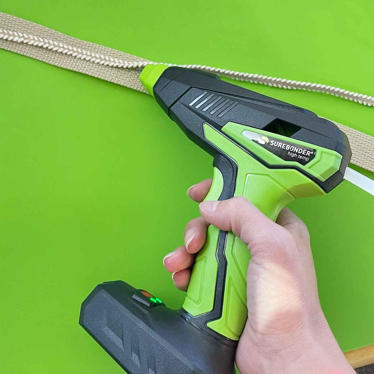 MGG-35F Motorized Mini Hot Glue Gun by Surebonder – Black, Model MGG-35Famzs