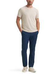 Men's Extreme Motion Regular Taper Chino Pant by Lee – Polyester, Mood Indigo, Model 112383641