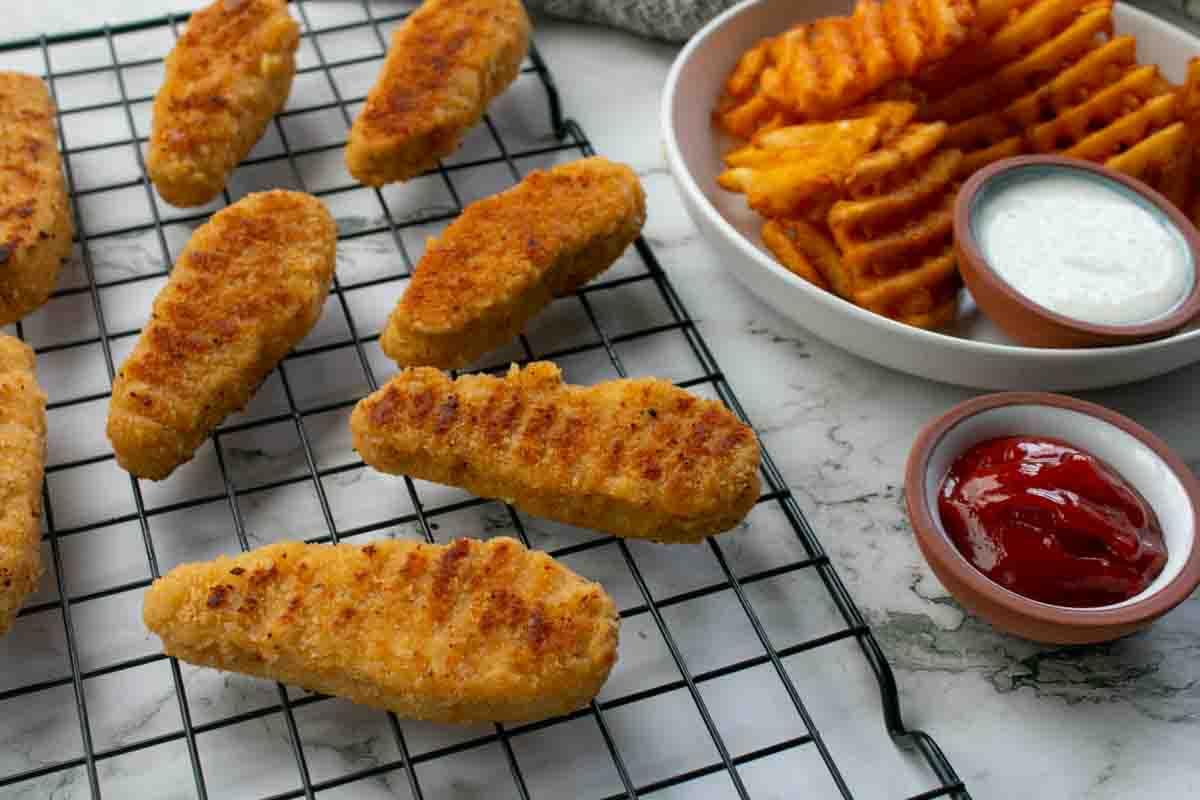 Beyond Chicken Tenders by BEYOND MEAT – 10 pounds