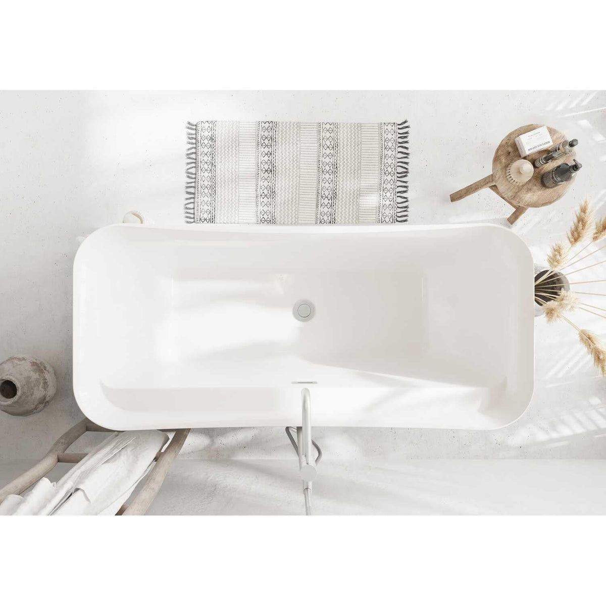 Harrieta Soaking Bathtub by Lighting Design – Chrome