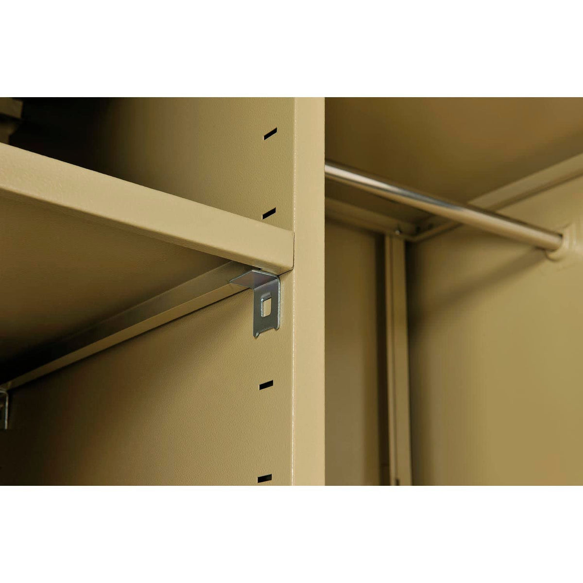 Global Industrial Tan / Industrial / 1 Storage Lockers