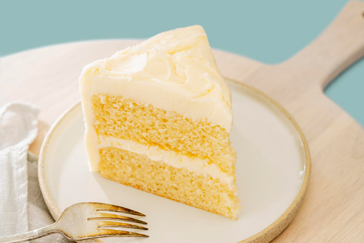 Bob's Red Mill Signature Yellow Cake Baking Mix / 15.5 Ounce (Pack of 4) / 4 Cakes