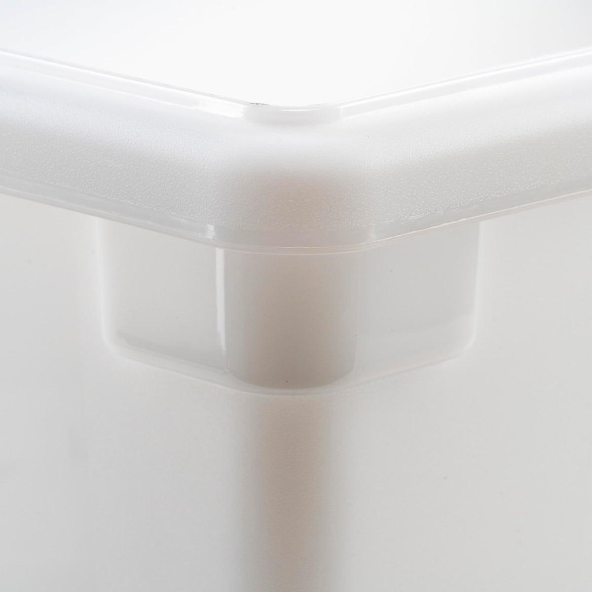 Winco 18" x 12" x 9" / 9" Deep / White Containers
