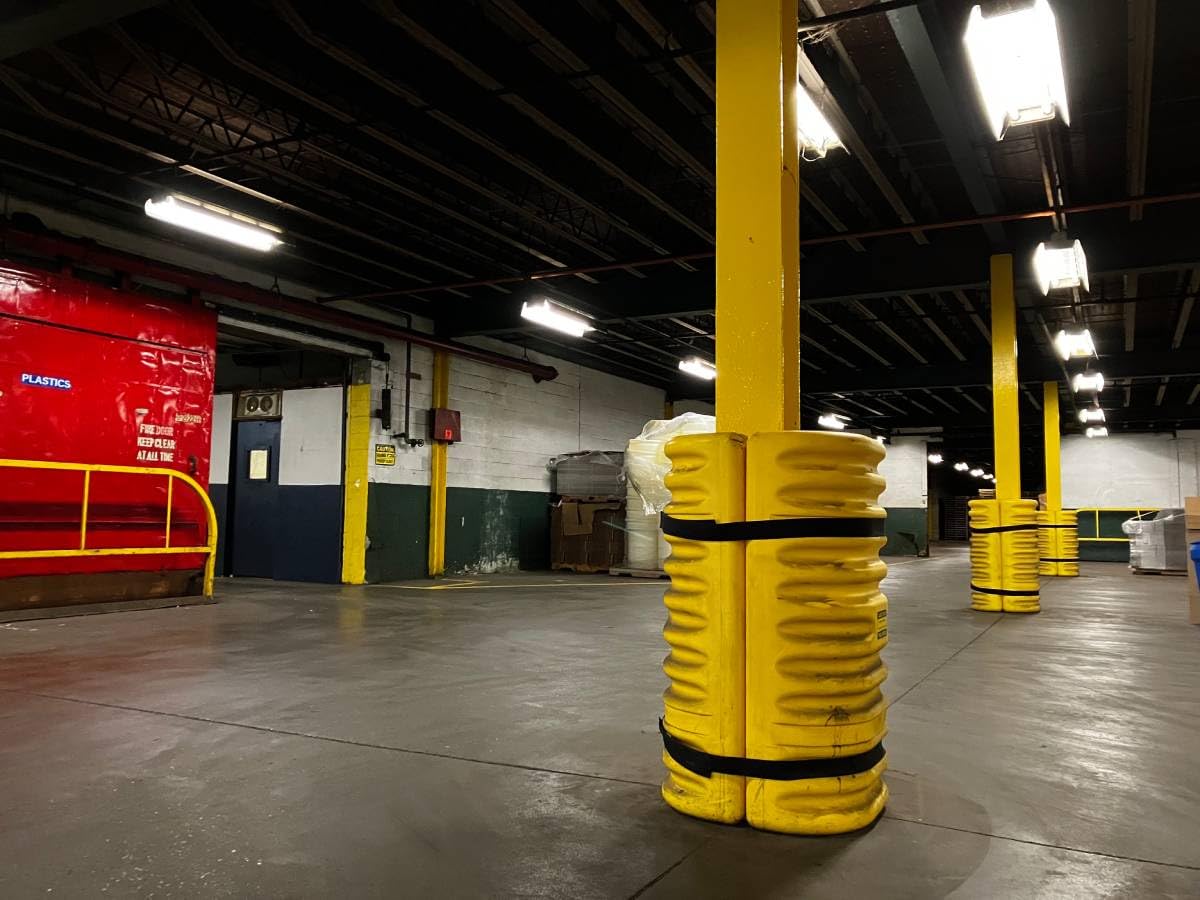 Eagle For 8" Column / 42" tall / Yellow Cones