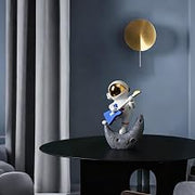 Astronaut Statue Spaceman Sculpture Gold Figurine Ornament Desktop Accessories Bookshelf Decor Polyresin Arts Gifts
