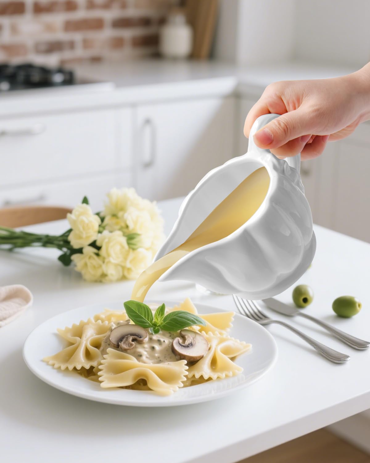 Demine Ceramic Gravy Boat, 18 Ounce Capacity with Candle Warmer, White