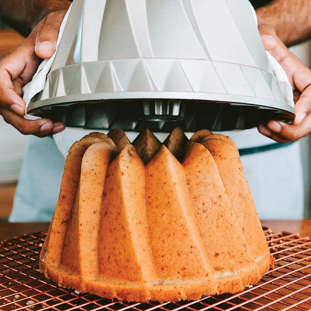 Kugelhopf Bundt Cake Pan by Nordic Ware – 9 x 9 x 5.30", 10.0 cups, Aluminum, Silver, Model 59937