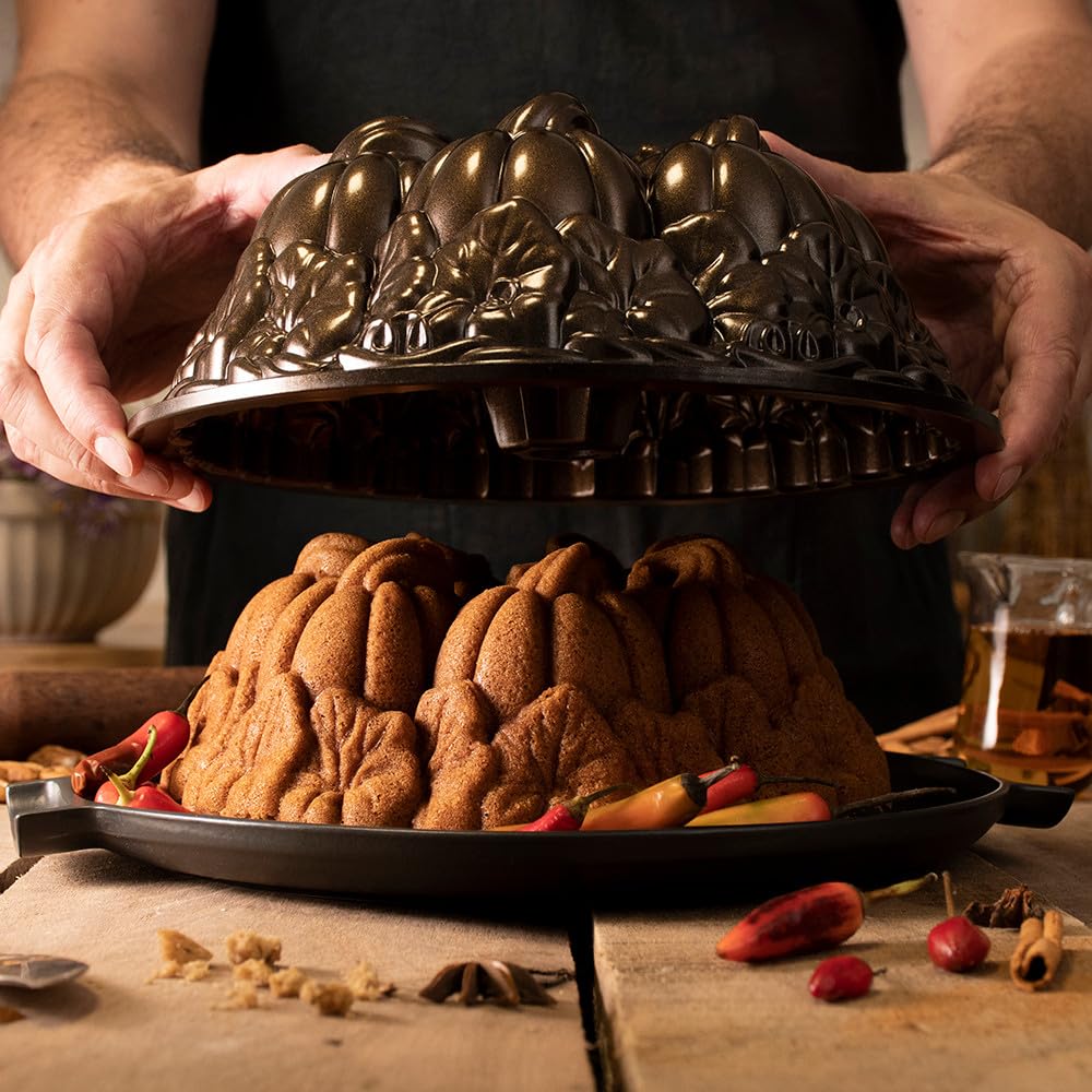 Pumpkin Patch Bundt by Nordic Ware – 10 Cup, 10.0 cups, Aluminum, Bronze, Model 95748